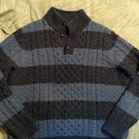 L.L. Bean Sweater - Picture 1 of 4